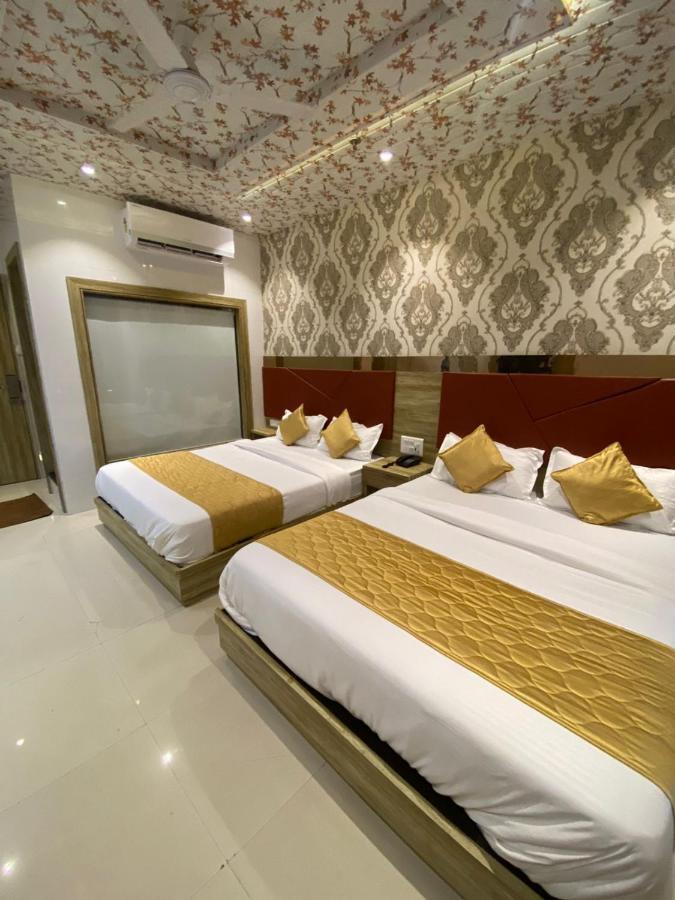 Hotel Bkc Crown - Near Trade Centre, Visa Consulate Bombaim Exterior foto