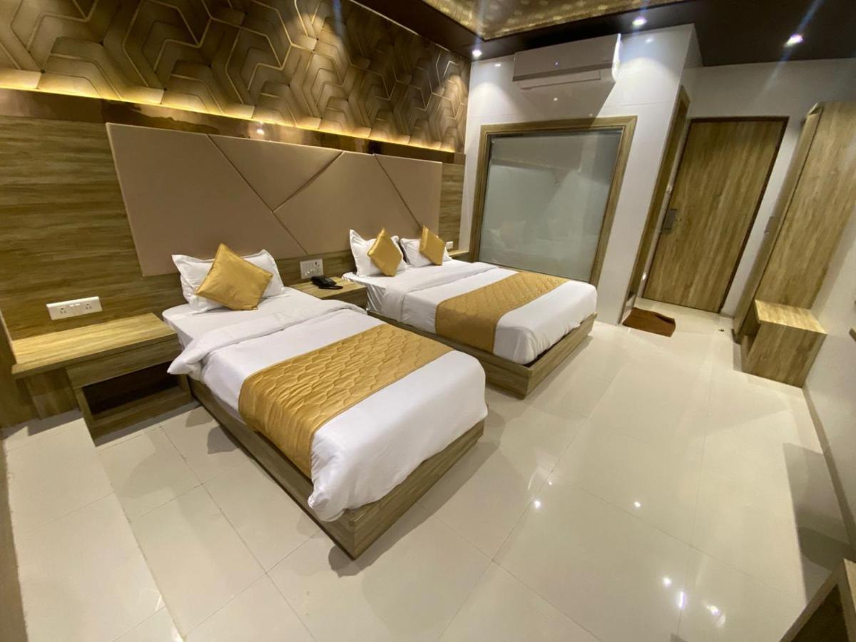 Hotel Bkc Crown - Near Trade Centre, Visa Consulate Bombaim Exterior foto