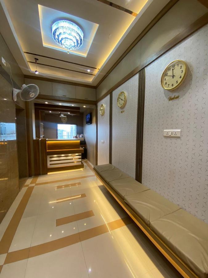 Hotel Bkc Crown - Near Trade Centre, Visa Consulate Bombaim Exterior foto