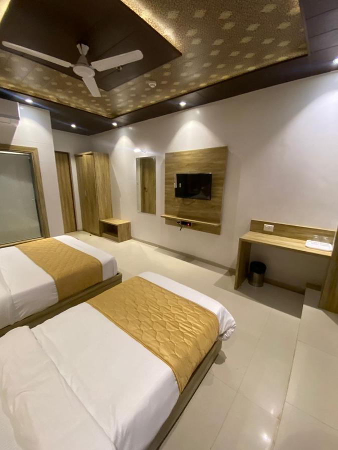 Hotel Bkc Crown - Near Trade Centre, Visa Consulate Bombaim Exterior foto